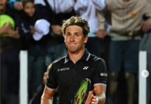 Casper Ruud blir den første spilleren som sikrer seg plass i åttedelsfinalen i Rome Masters 1000