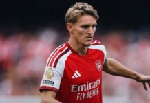 Martin Ødegaard belønnes av Arsenal